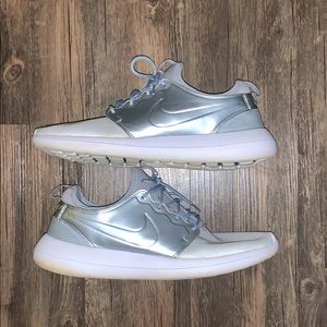 Nike Roshe Metallic Silver and White Shoes